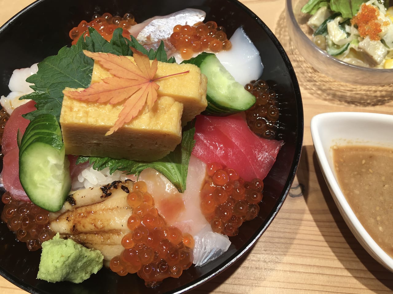 照鮨海鮮丼