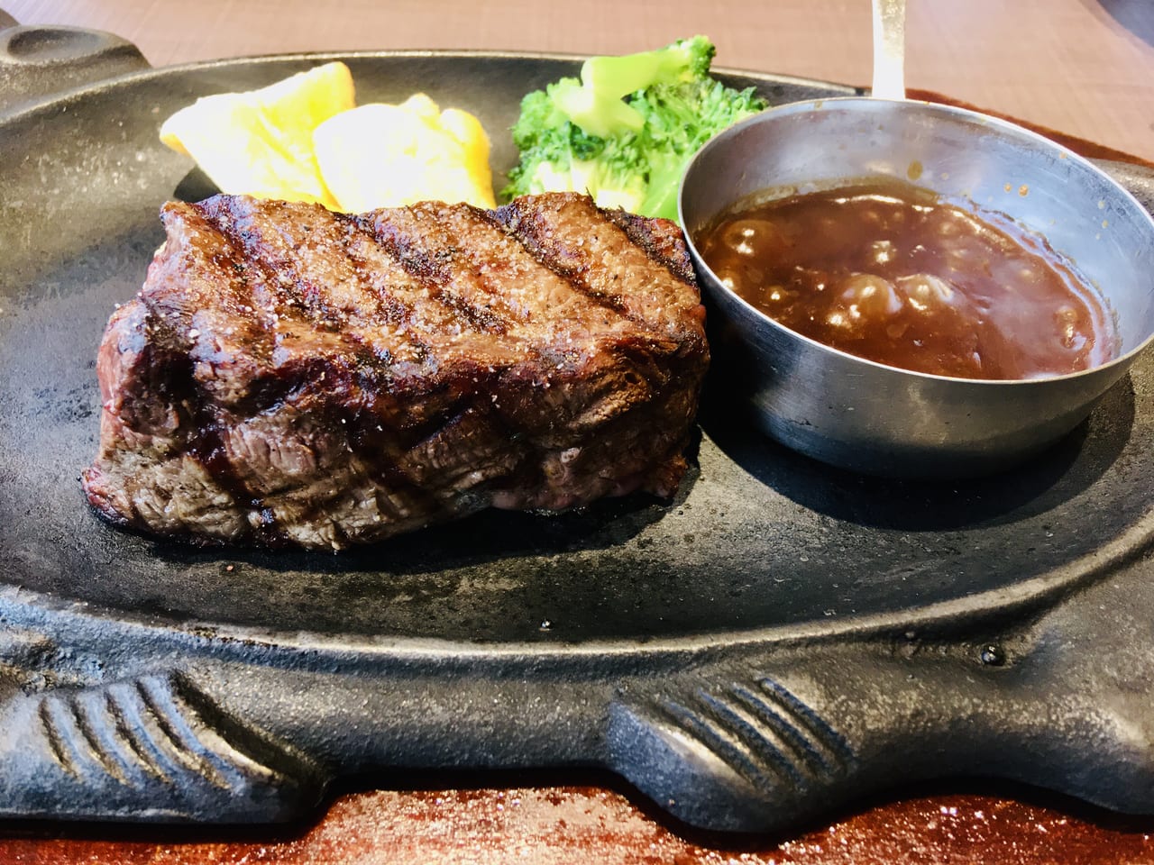 福岡市東区 お肉を食べて元気いっぱい 極厚ステーキはボリューム満点 号外net 福岡市東区