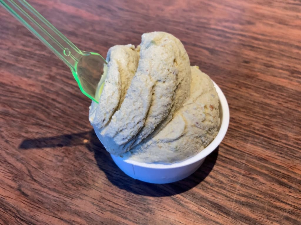 天然素材を100%使用したオーガニックジェラートが人気のイタリアンジェラート専門店「オーガニックジェラート GELATO NATURALE ジェラート ナトゥラーレ」は、JR千早駅から徒歩で約12分の距離にあります。