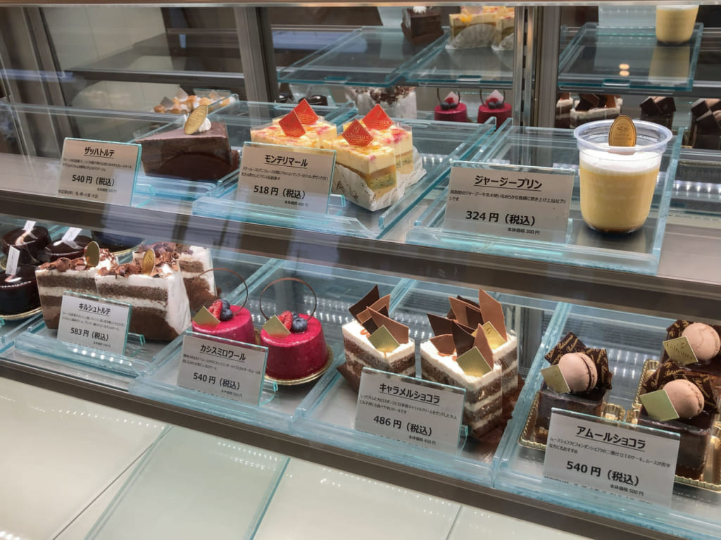 JR箱崎駅より徒歩で約17分、車で約3分程の距離に、洋菓子店「小さな洋菓子店シュシュ」が、2023年9月23日(土)10:30よりプレオープンしています。グランドオープンは、2023年9月30日(土)の予定です。