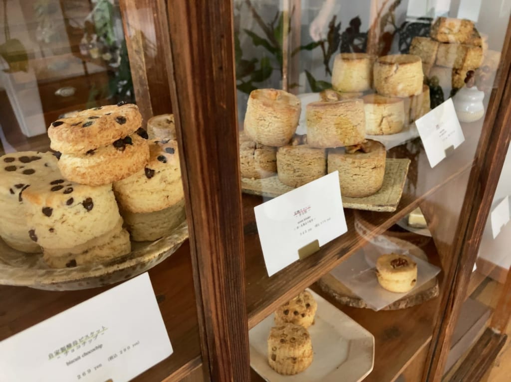 以前伺った自然派焼菓子が人気のお店「tetote（てとて）」が、2023年9月にリニューアルオープンしていました。